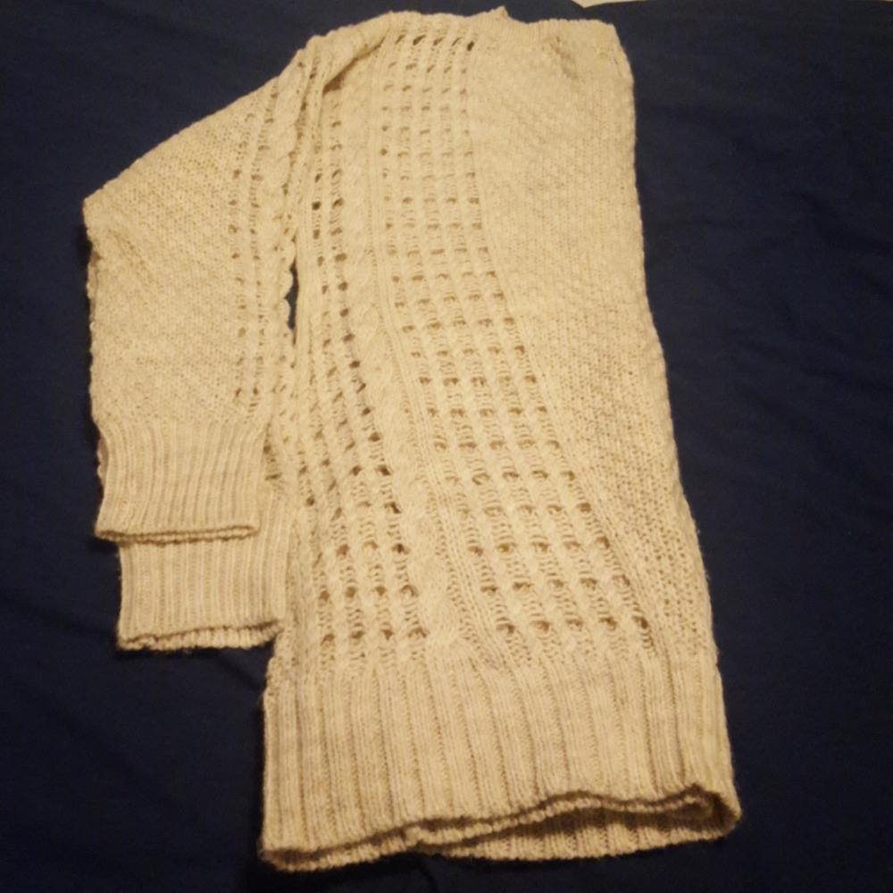 American Eagle Sweater - Picture 4 of 4